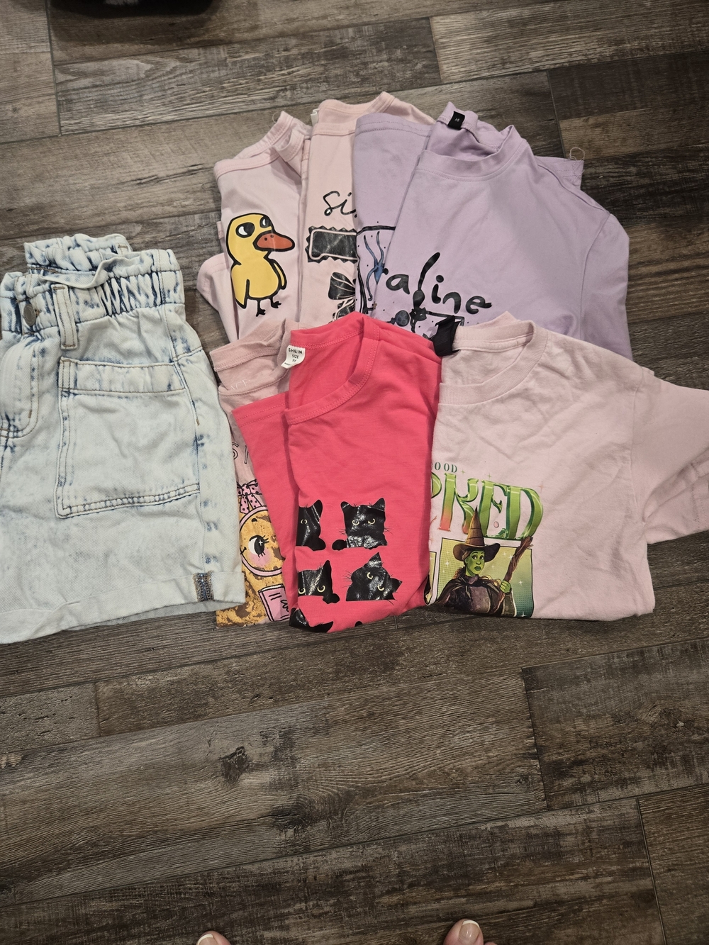 Girls' Graphic Tee Lot Pink, Lavender, Coral Lot Size 9Y Shorts Size 8 Fits Big